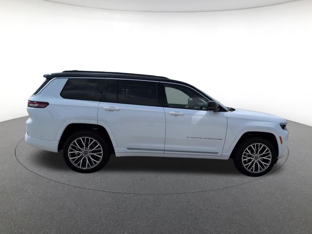 New 2026 White/off-white Jeep Summit image 5