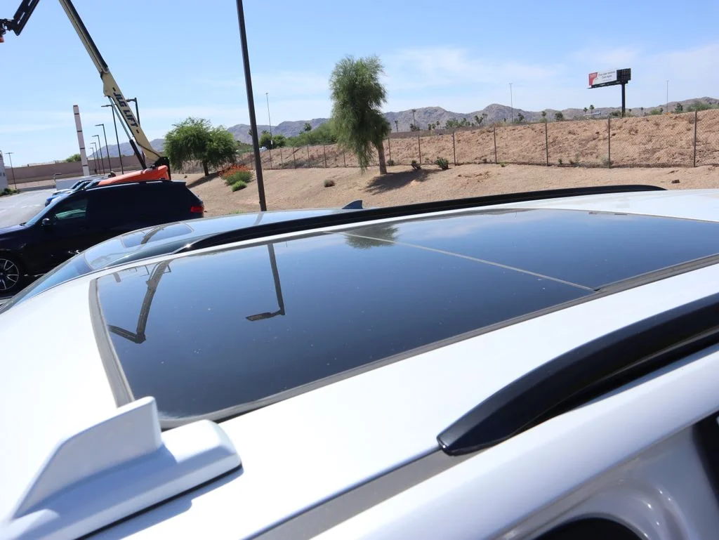 Used 2022 White Cadillac Sport Platinum image 5