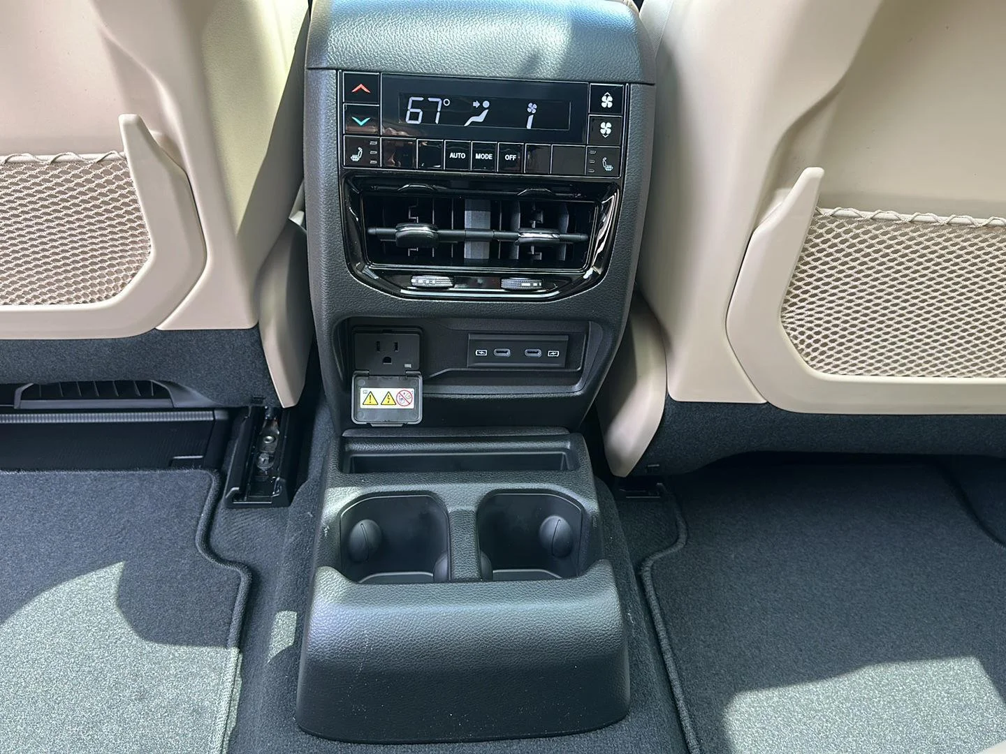 New 2026 Diamond Black Crystal Pearlcoat Jeep Limited image 38