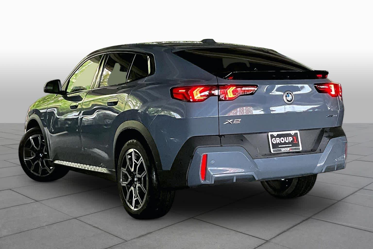 Used 2025 Storm Bay Metallic BMW xDrive28i image 11