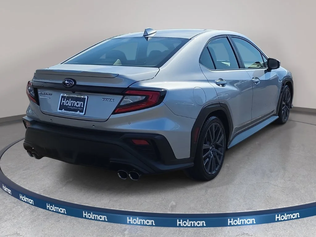 Certified Used 2022 Ice Silver Metallic Subaru GT image 5