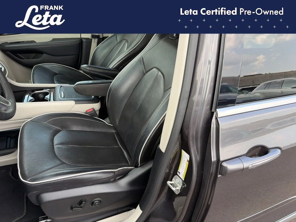 Used 2023 Gray Chrysler Limited image 10