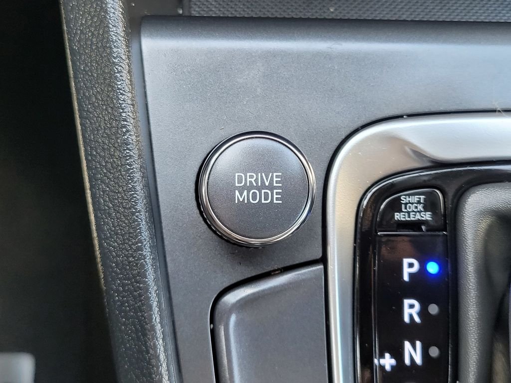 Used 2023 Black Hyundai SEL image 21