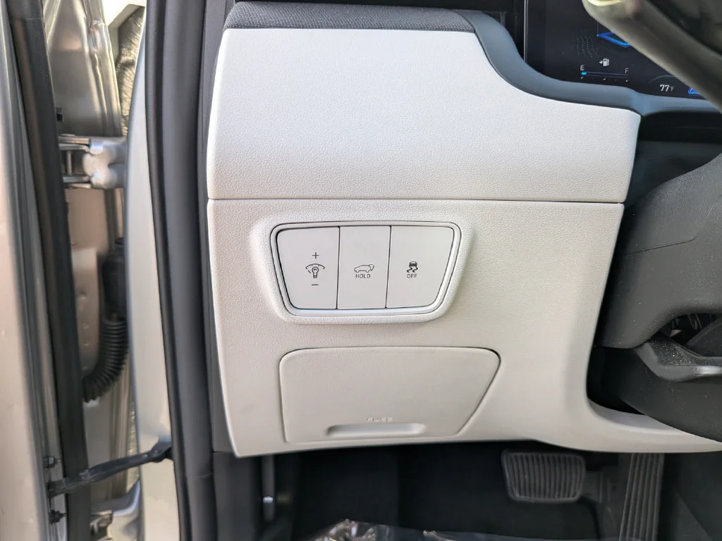 Used 2022 Silver Hyundai Limited image 25