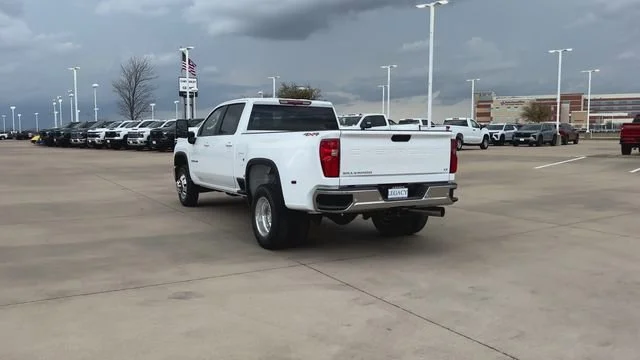 New 2026 Summit White Chevrolet LT DRW image 7