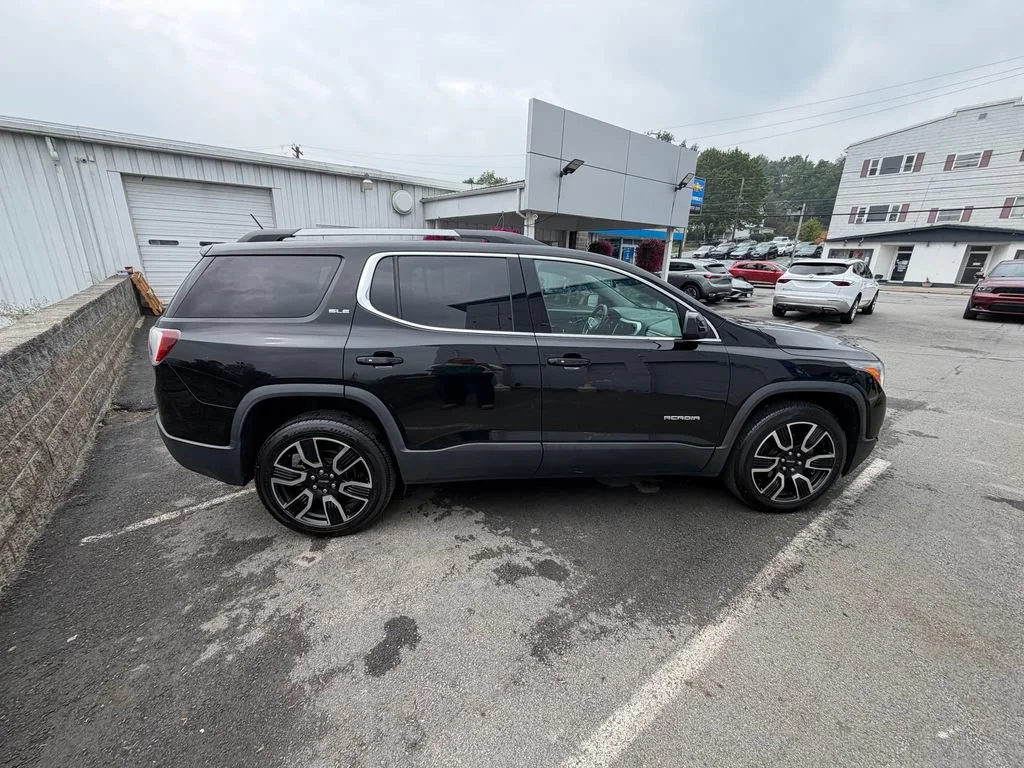 Used 2019 EBONY TWILIGHT METALLIC GMC SLE image 6