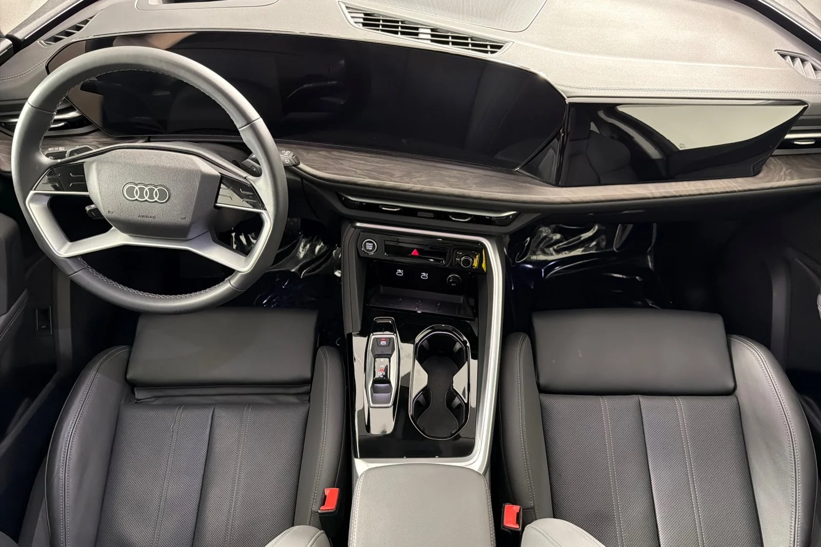 Used 2025 Glacier White Metallic Audi Premium Plus 2.0 TFSI quattro image 12