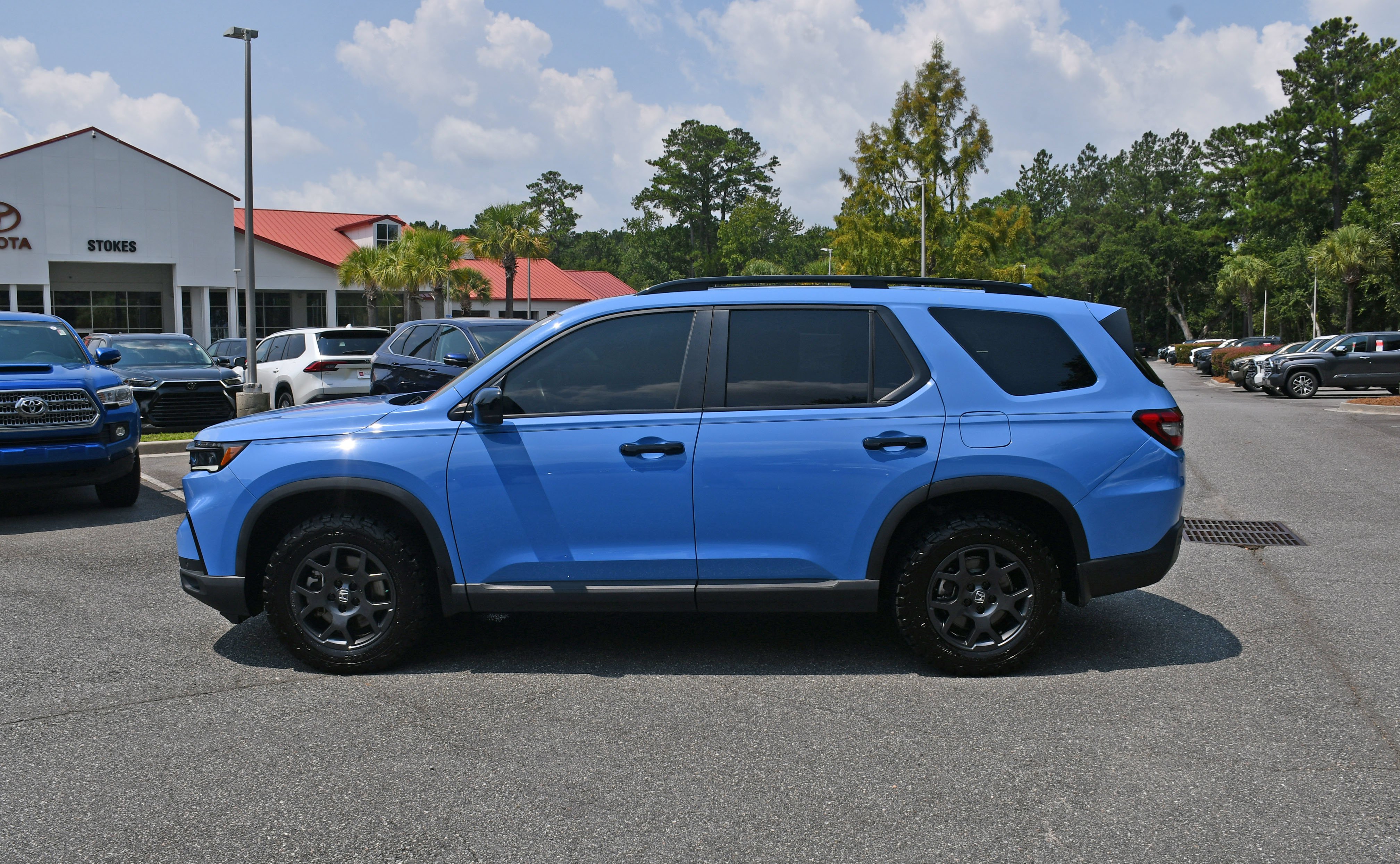 Used 2024  Honda TrailSport image 2
