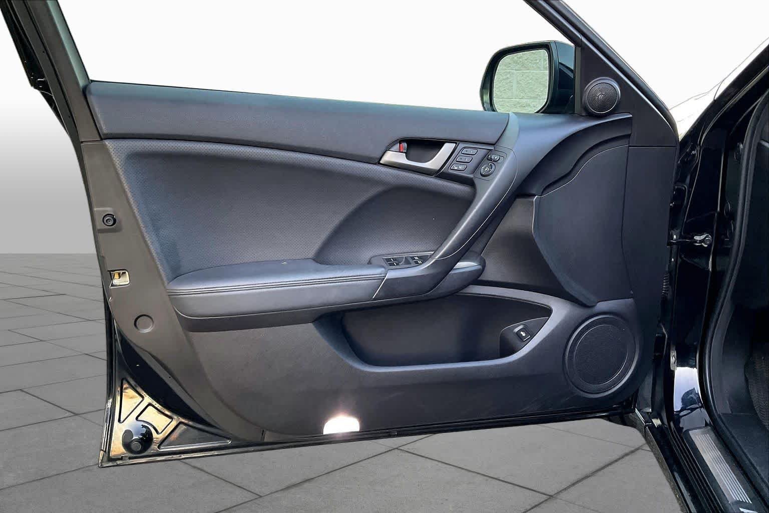 Used 2010 Crystal Black Pearl Acura  image 20