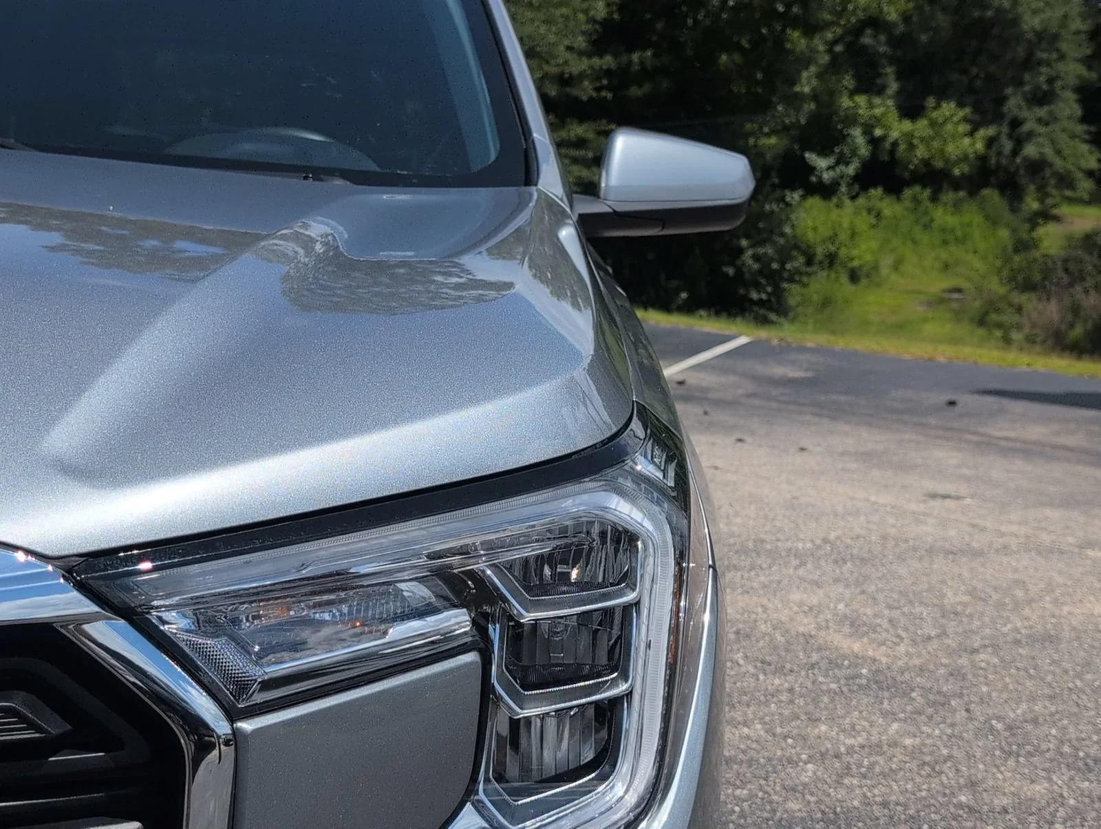 Used 2024 Sterling Metallic GMC SLE image 12