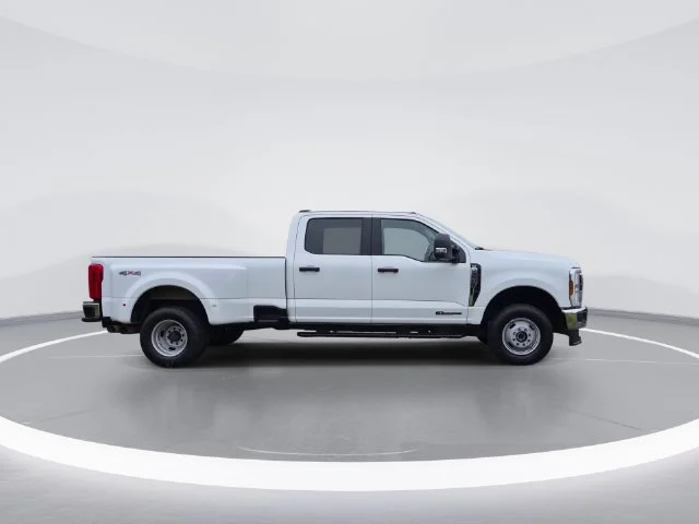 Used 2025 White Ford XLT image 9
