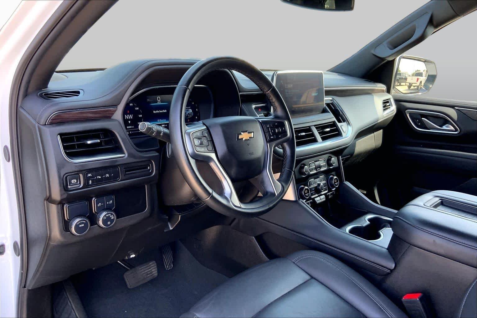Used 2024 Summit White Chevrolet LT image 17