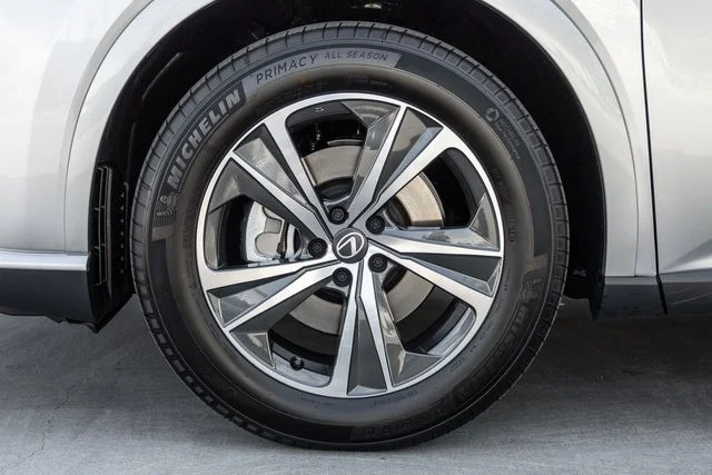 New 2026 Iridium Lexus PREMIUM image 9