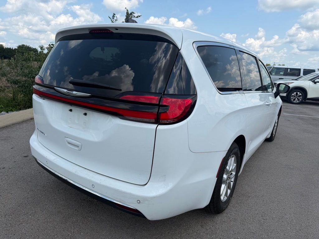 Used 2023 White Chrysler Touring L image 19