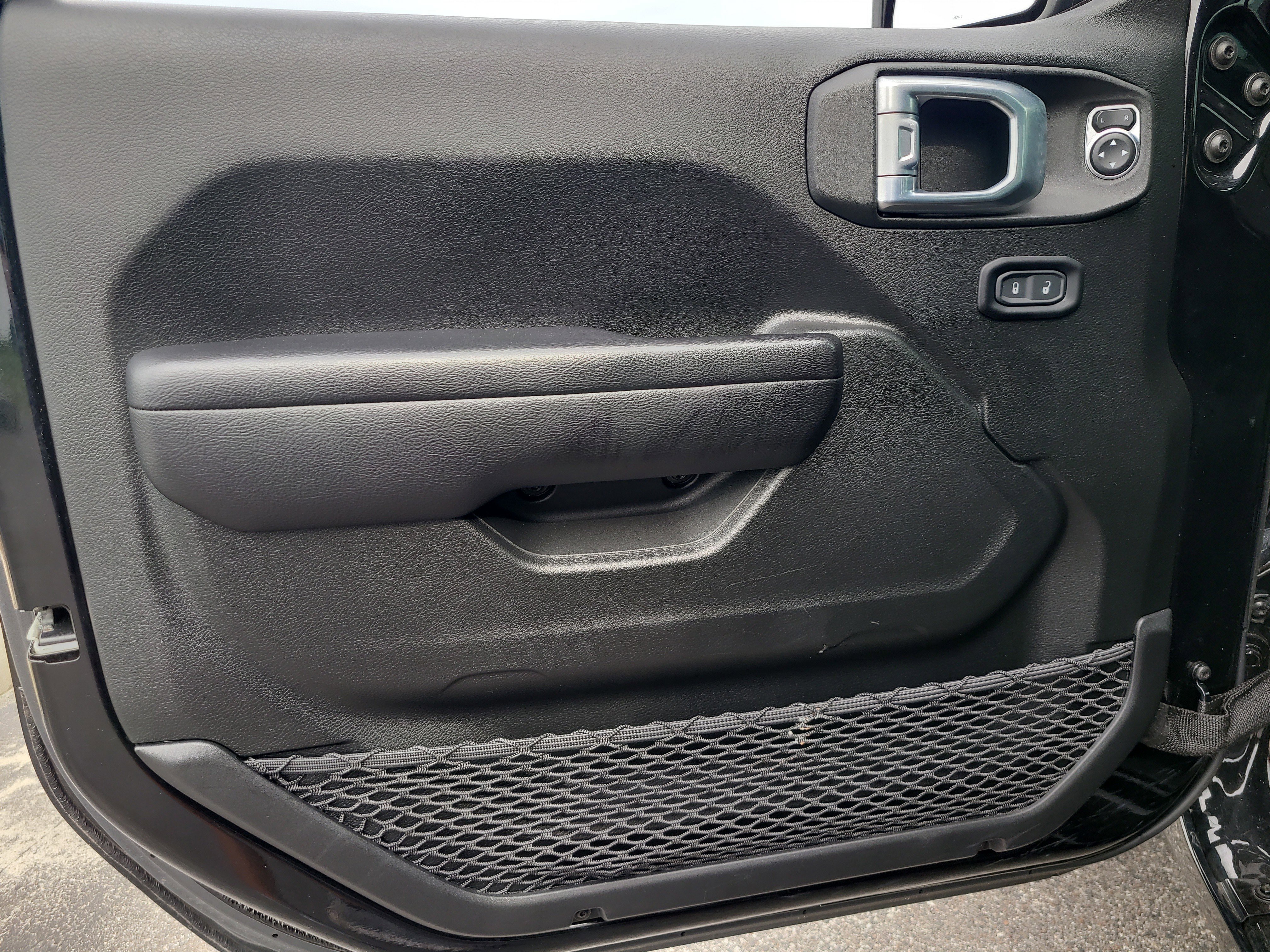 Used 2022 Black Clearcoat Jeep Unlimited Sport S image 15