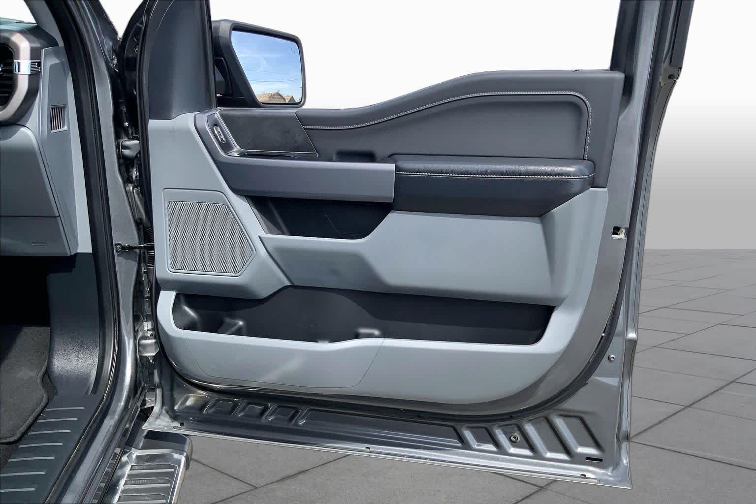 Used 2025 Carbonized Gray Metallic Ford XLT image 22