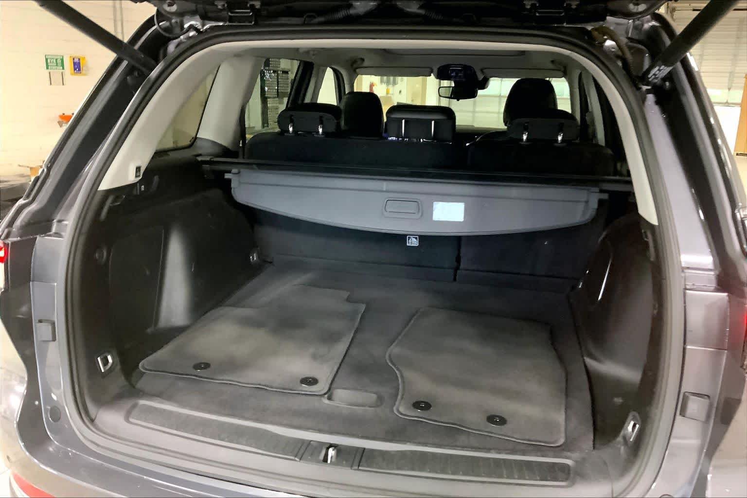 Used 2022 Baltic Gray Metallic Clearcoat Jeep  image 33