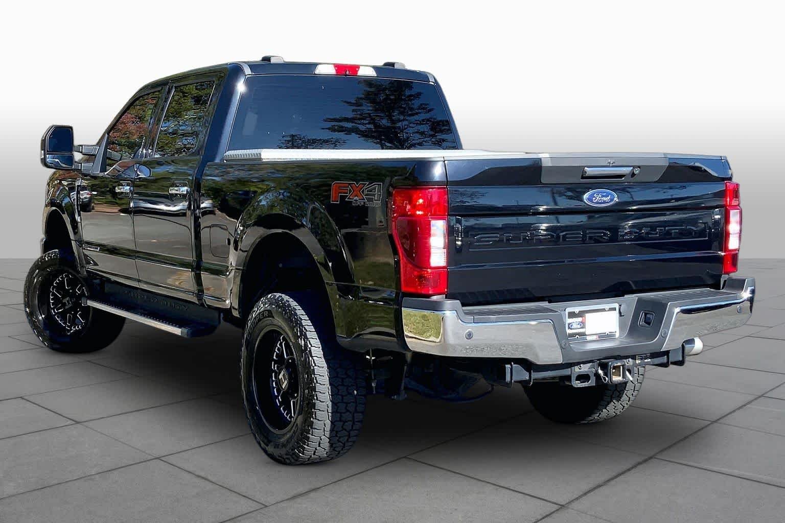 Used 2020 Agate Black Metallic Ford XLT image 12