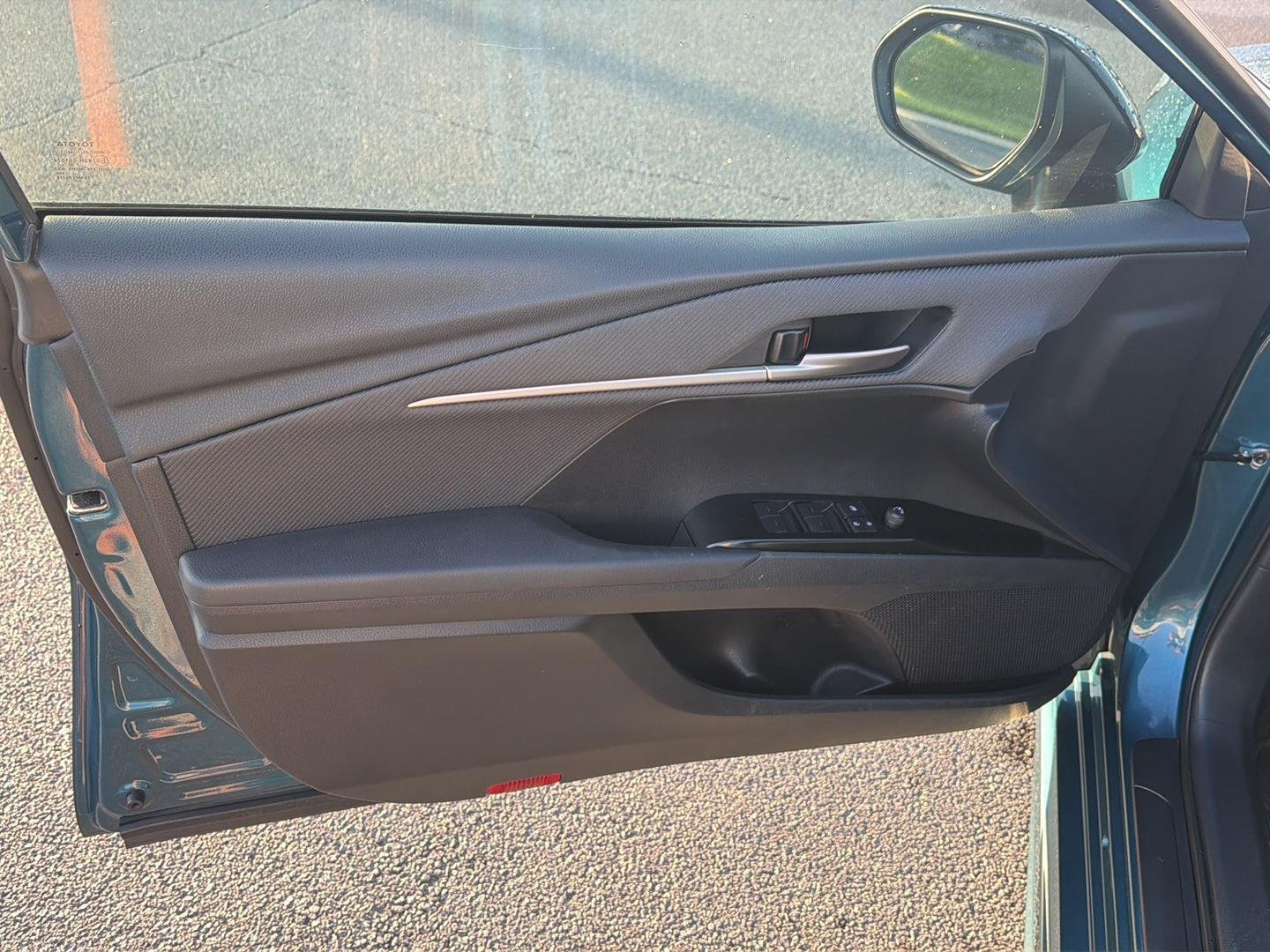 Used 2025 Ocean Gem Toyota SE image 16
