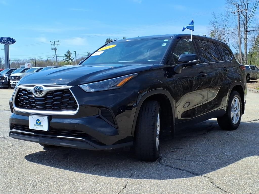 Certified Used 2022 Midnight Black Metallic Toyota L image 7