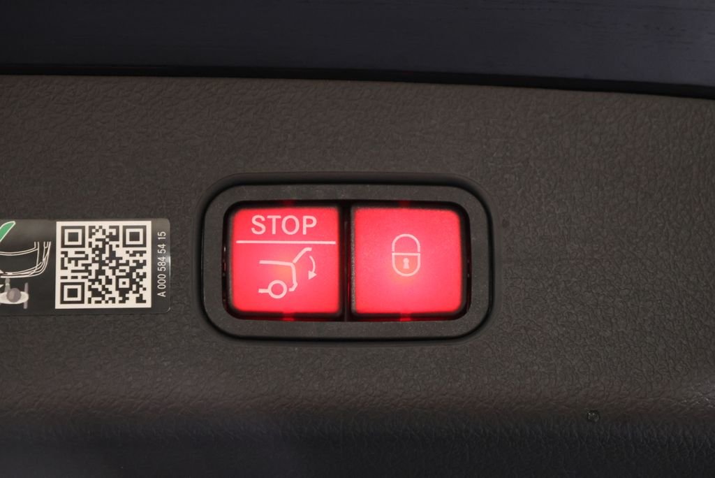 Used 2026 Black Mercedes-Benz GLC 300 image 55