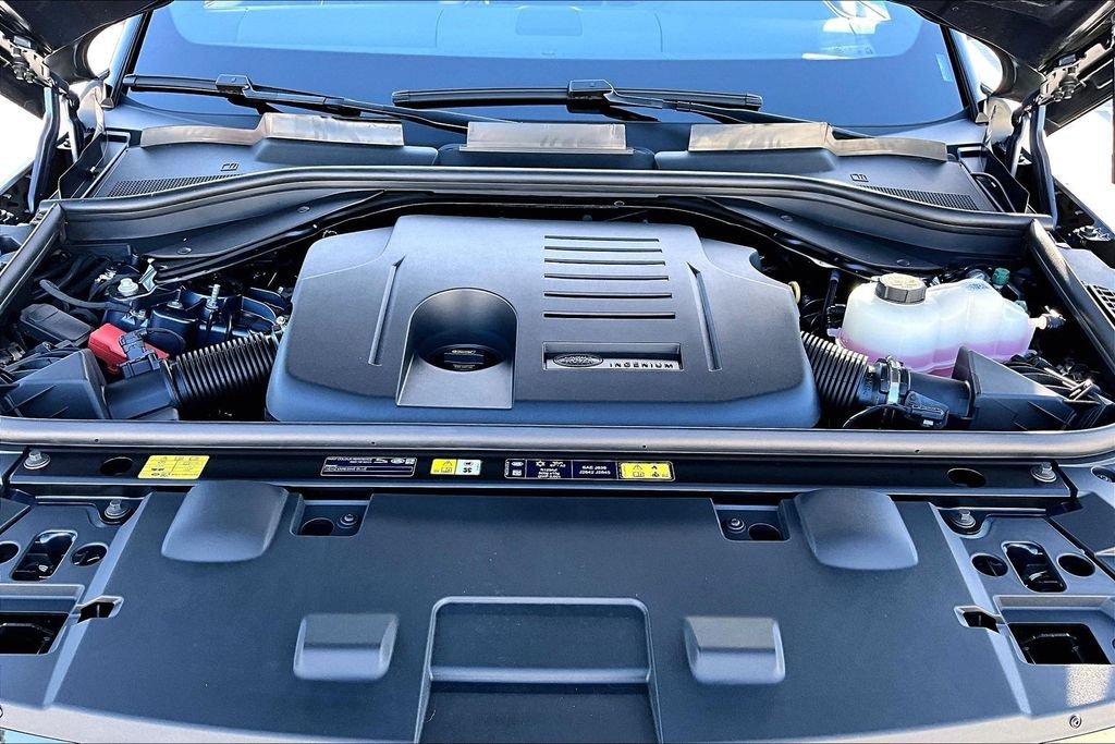 New 2026 VARESINE BLUE Land Rover SE image 12