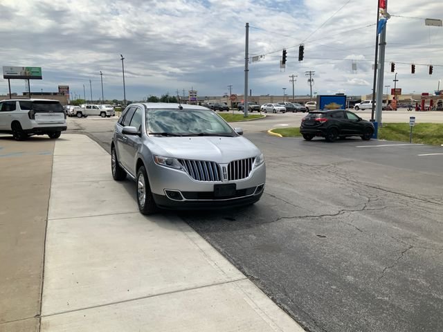 Used 2014 Silver Lincoln Base image 4