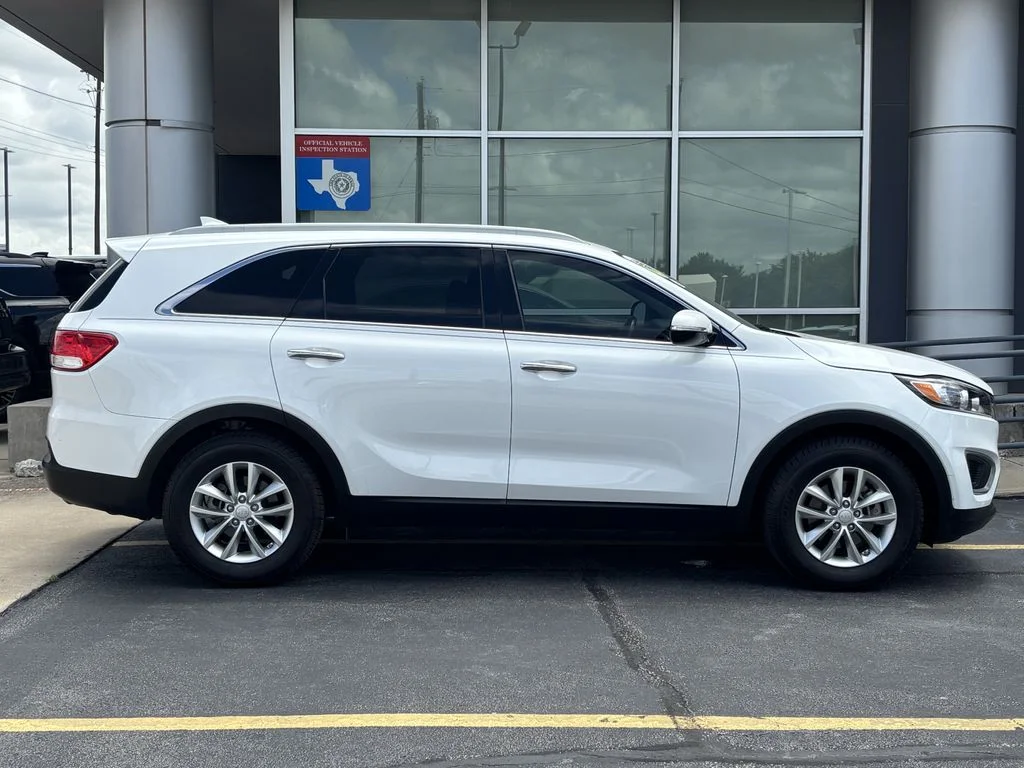 Used 2017 Kia Sorento LX with VIN 5XYPG4A36HG189205 for sale in Bedford, TX