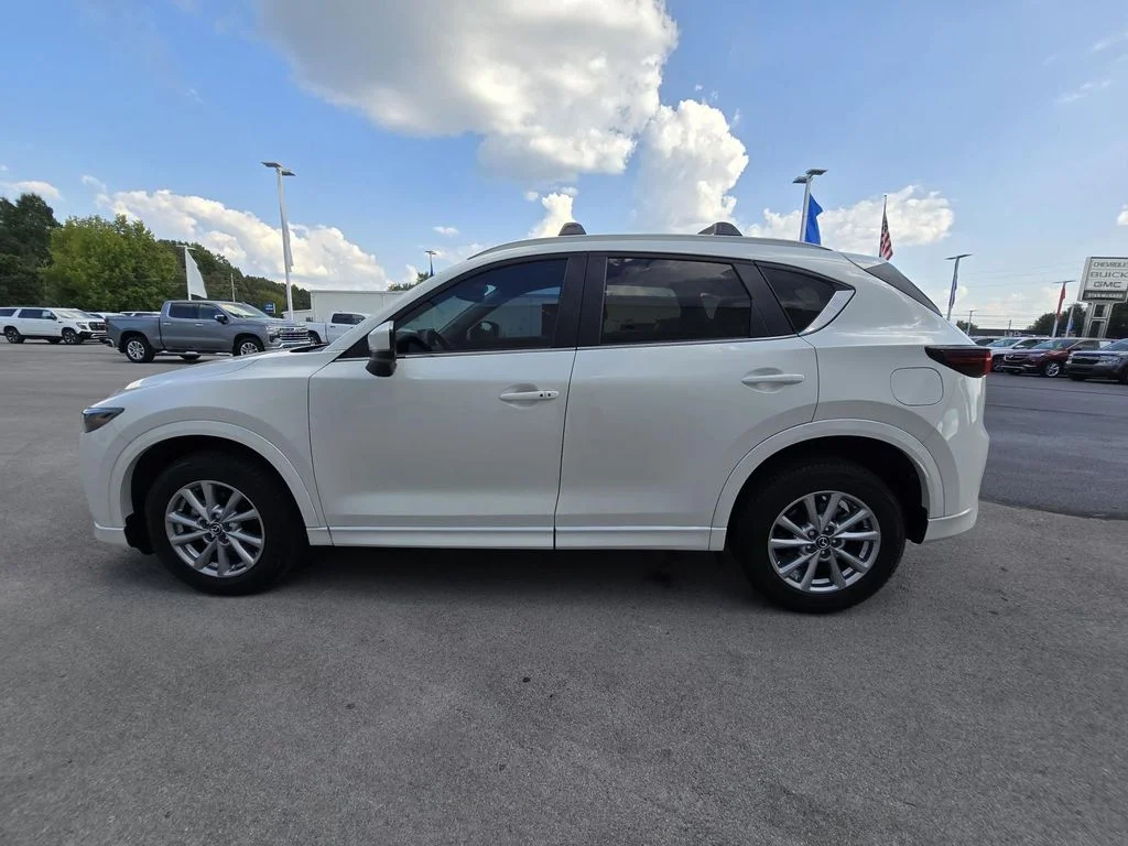Used 2025 White Mazda 2.5 S Preferred image 4