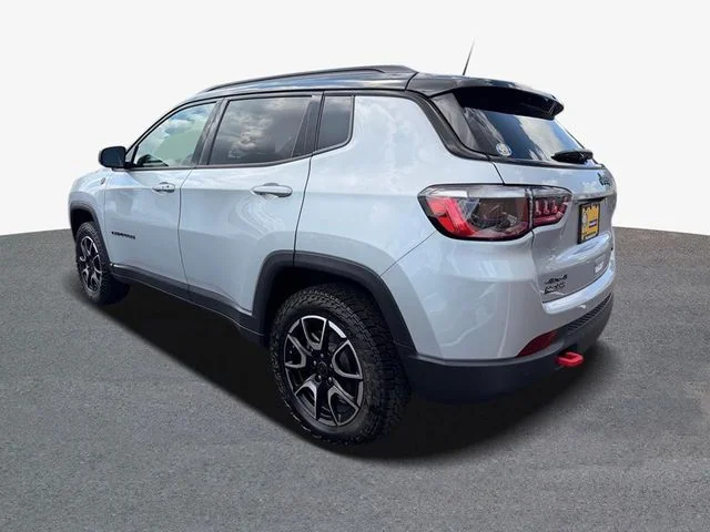 Used 2026 Silver Jeep Trailhawk image 2