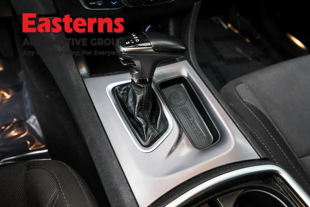 Used 2022 Gray Dodge SXT image 12