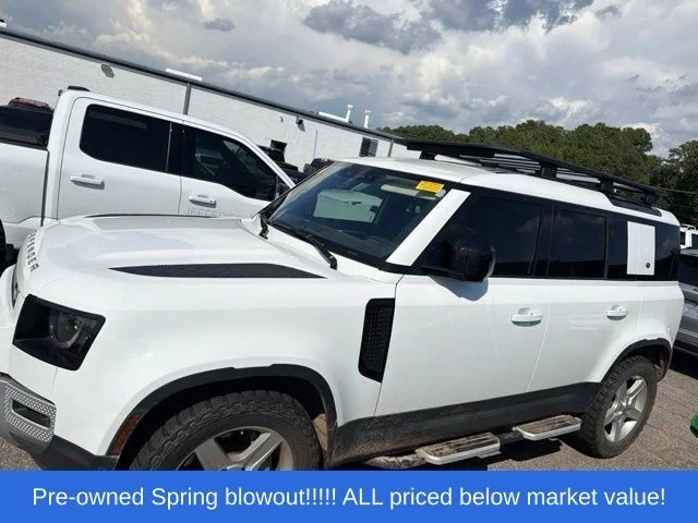Used 2020  Land Rover SE image 3