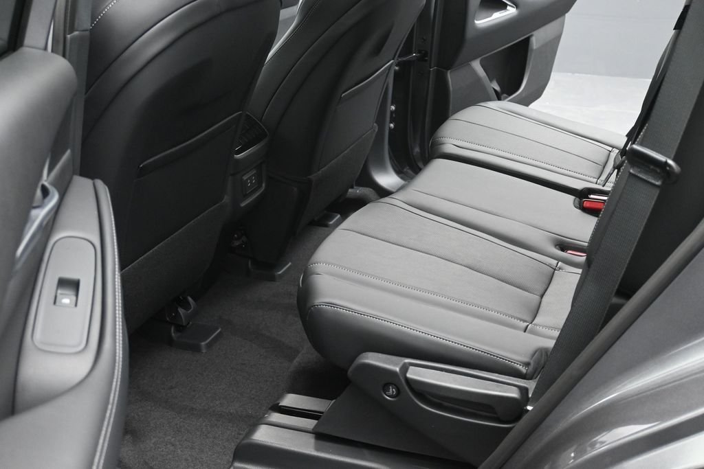 New 2027 GRAPHITE SHADOW INFINITI Luxe AWD image 13