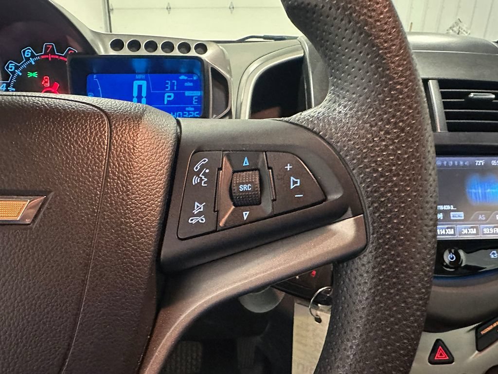 Used 2014 DEEP MAGENTA METALLIC Chevrolet LT image 32