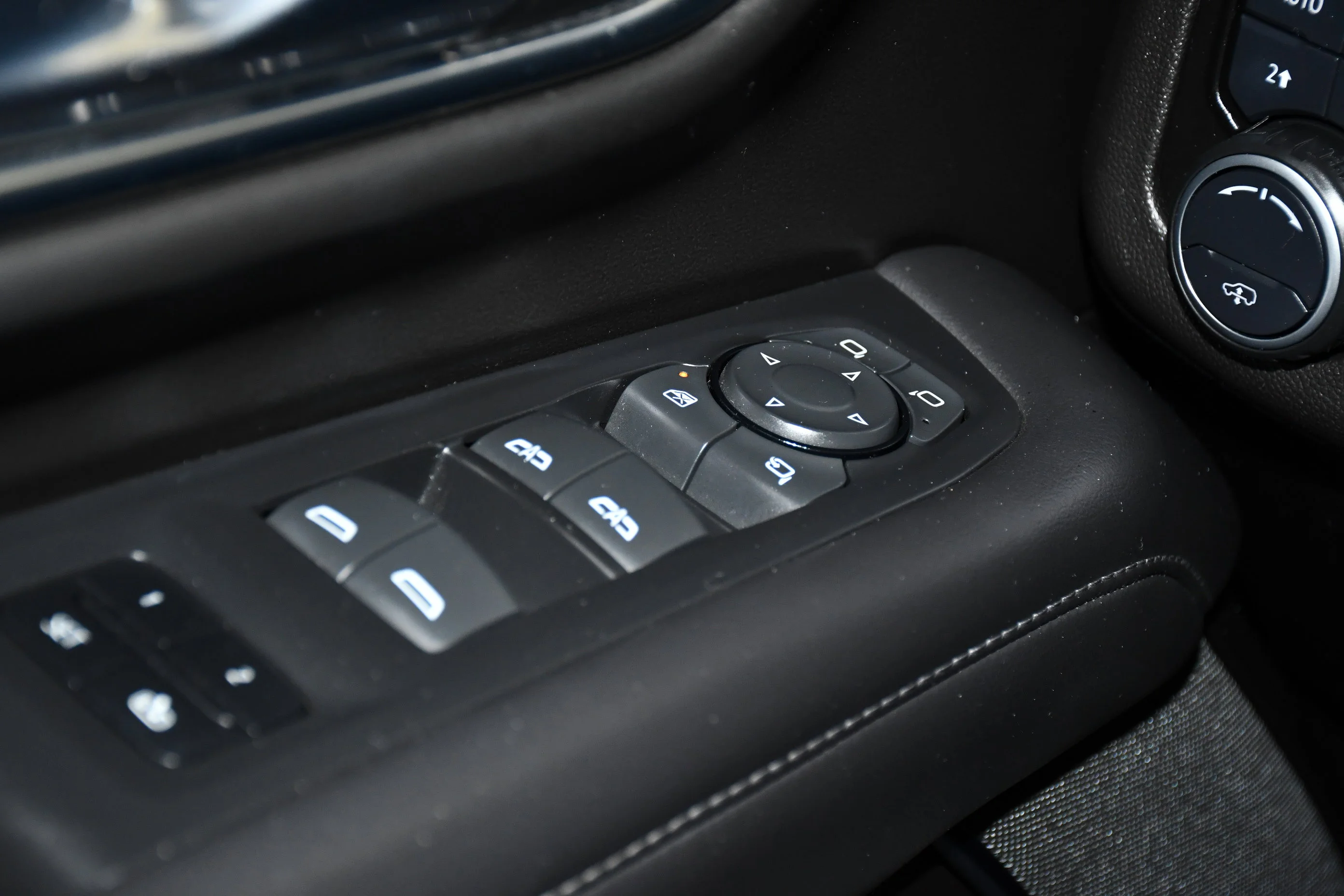 Used 2021 Black Chevrolet Z71 image 35