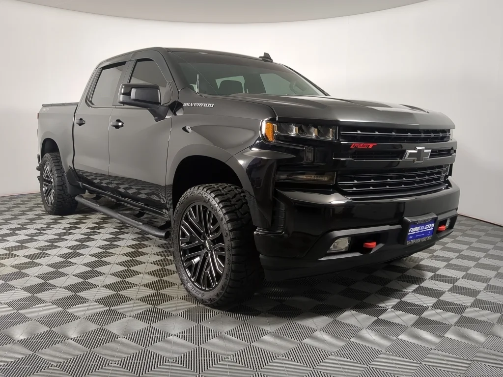 Used 2020 Black Chevrolet RST image 2