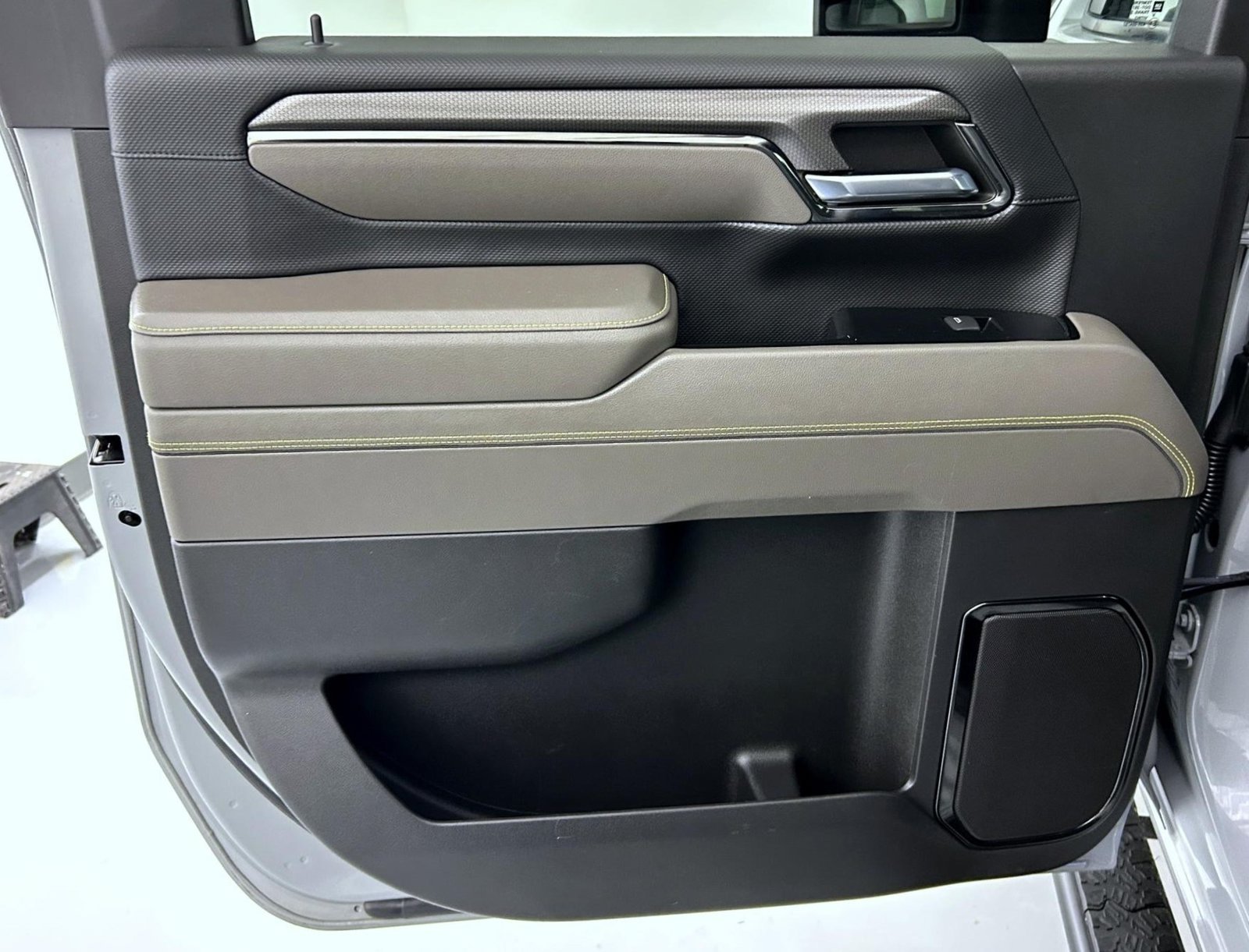 Used 2024 Gray Chevrolet ZR2 image 20