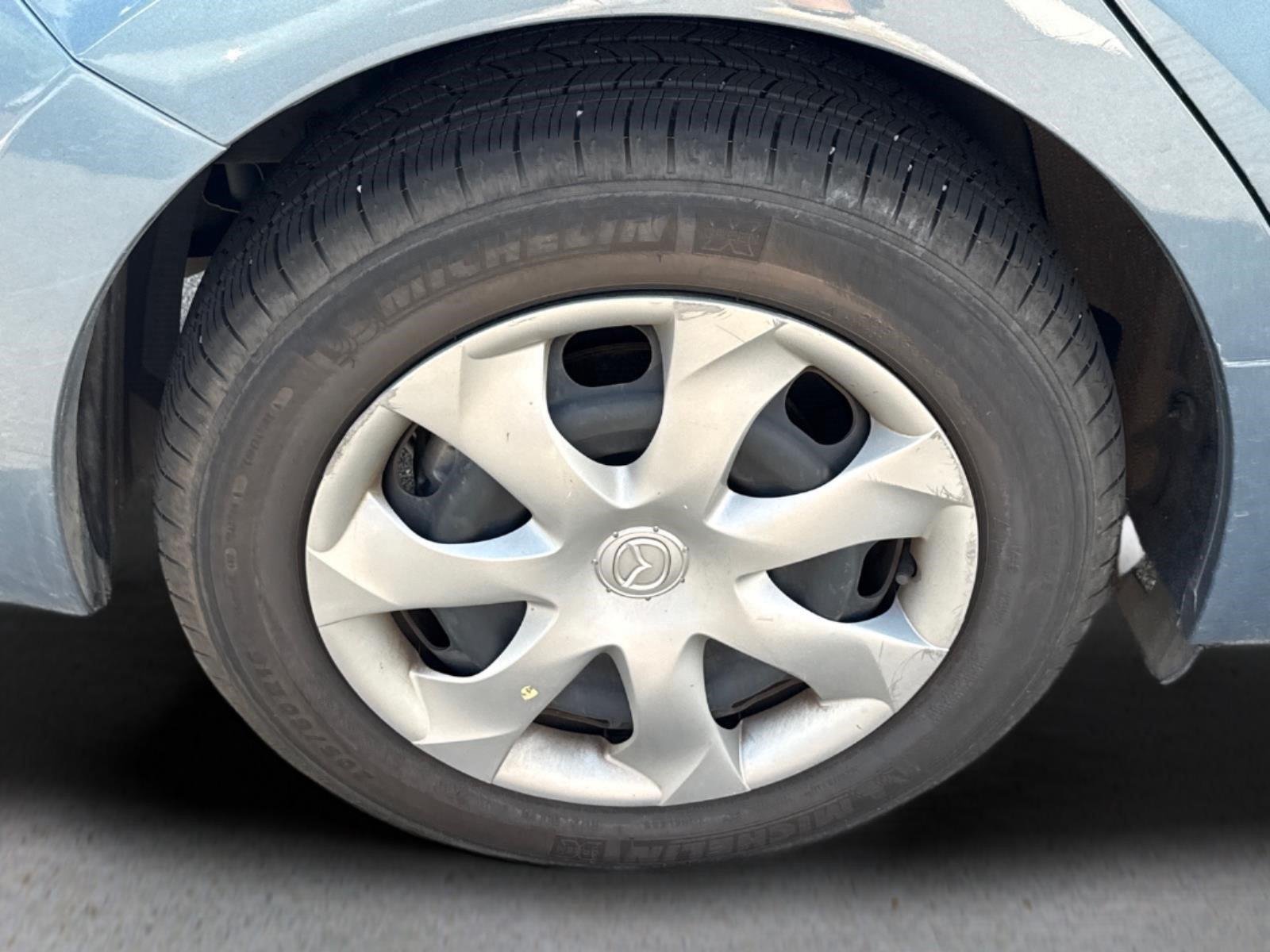Used 2015 Blue Reflex Mica Mazda i Sport image 18