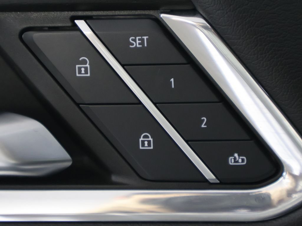 Used 2024 White GMC Denali image 35