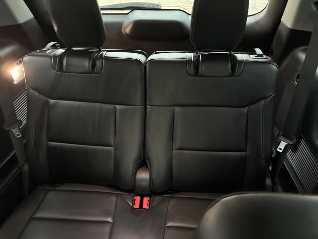 Used 2023 Silver Ford Limited image 17