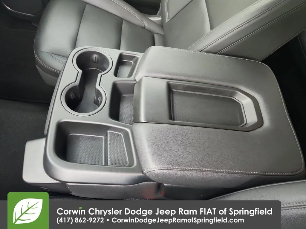 Used 2025 White GMC SLT image 14