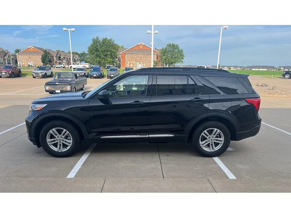 Used 2024 Agate Black Metallic Ford XLT image 5