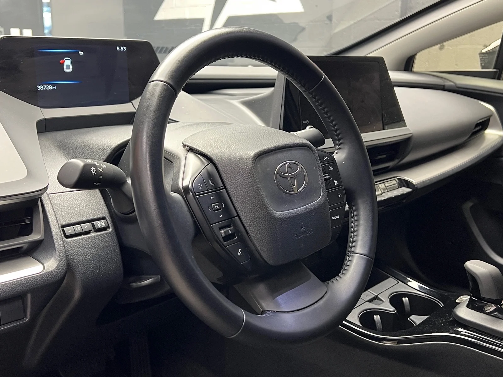 Used 2025 Midnight Black Metallic (218) Toyota LE image 9