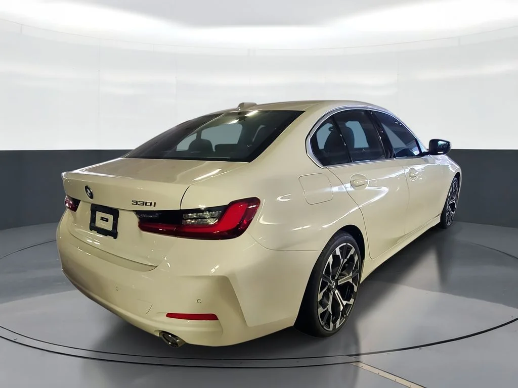 New 2026 Alpine White BMW 330i image 3