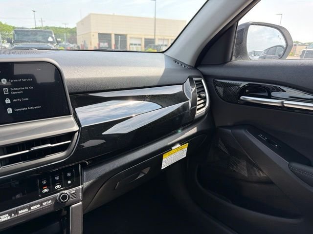 New 2026 Clear White / Black Roof Kia S image 20