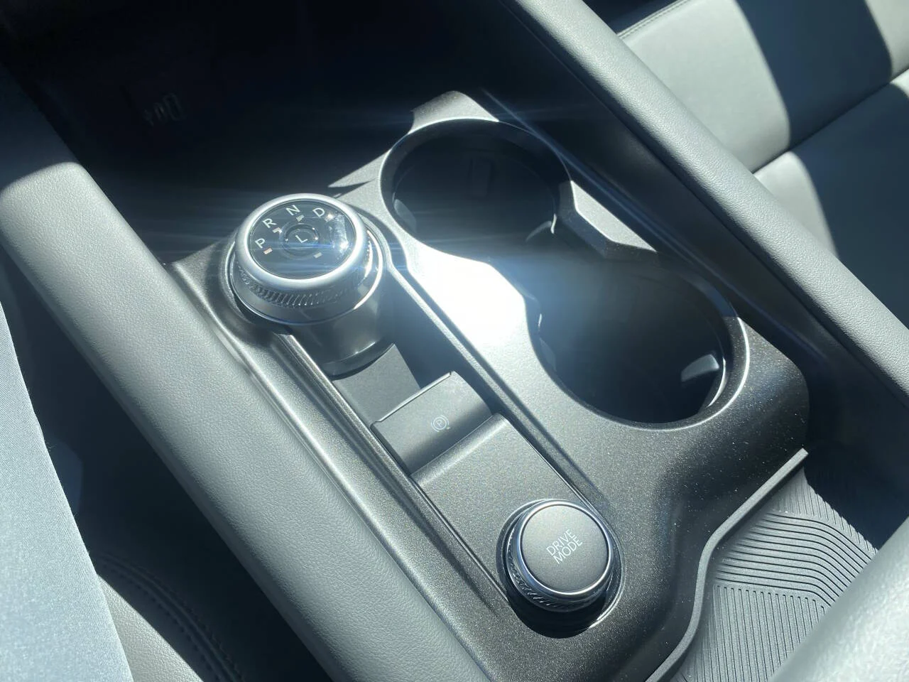 New 2026 Carbonized Gray Metallic Ford Active image 18