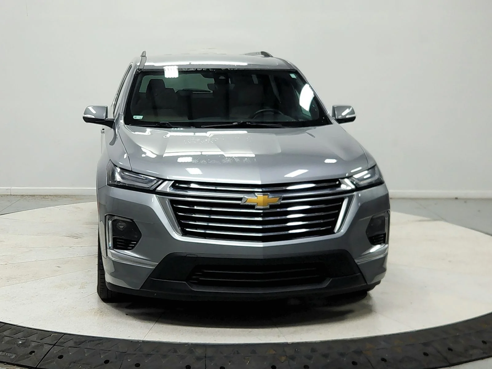 Used 2023 Gray Chevrolet Premier image 3