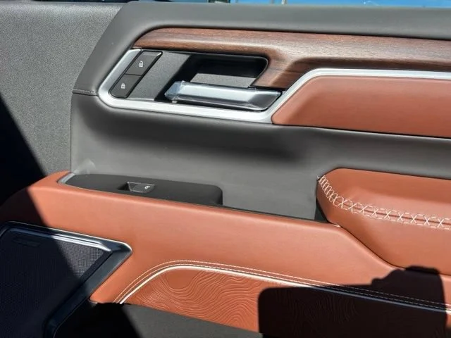 New 2026 Glacier White Tricoat GMC Denali Ultimate image 23
