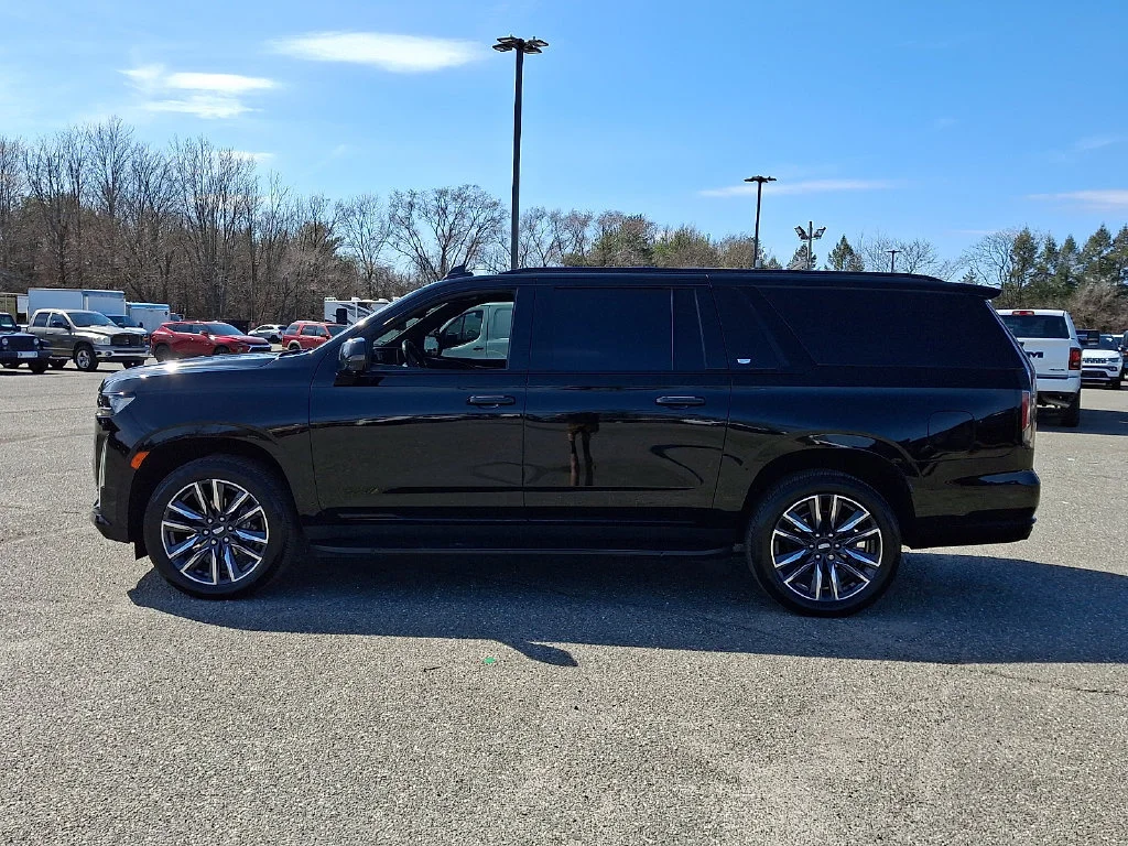 Used 2023 Black Raven Cadillac Sport image 7