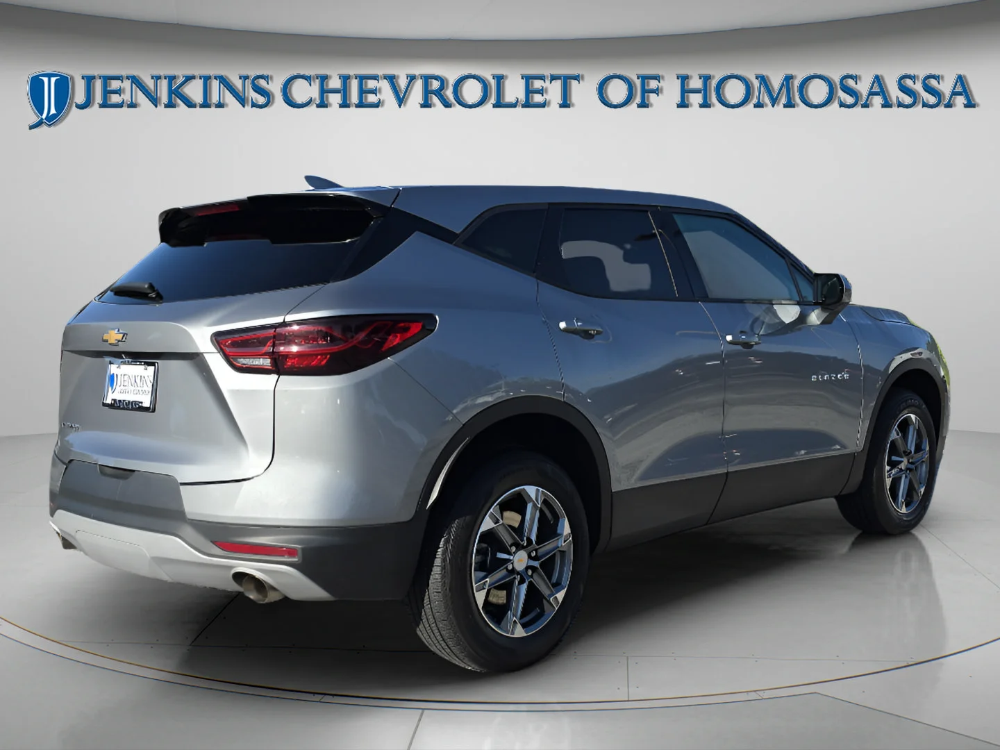 Used 2025 Sterling Gray Metallic Chevrolet LT image 5